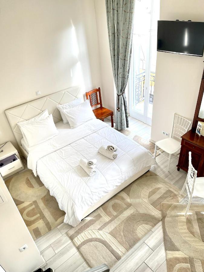 Xenias Rooms Apartments Koróni Esterno foto